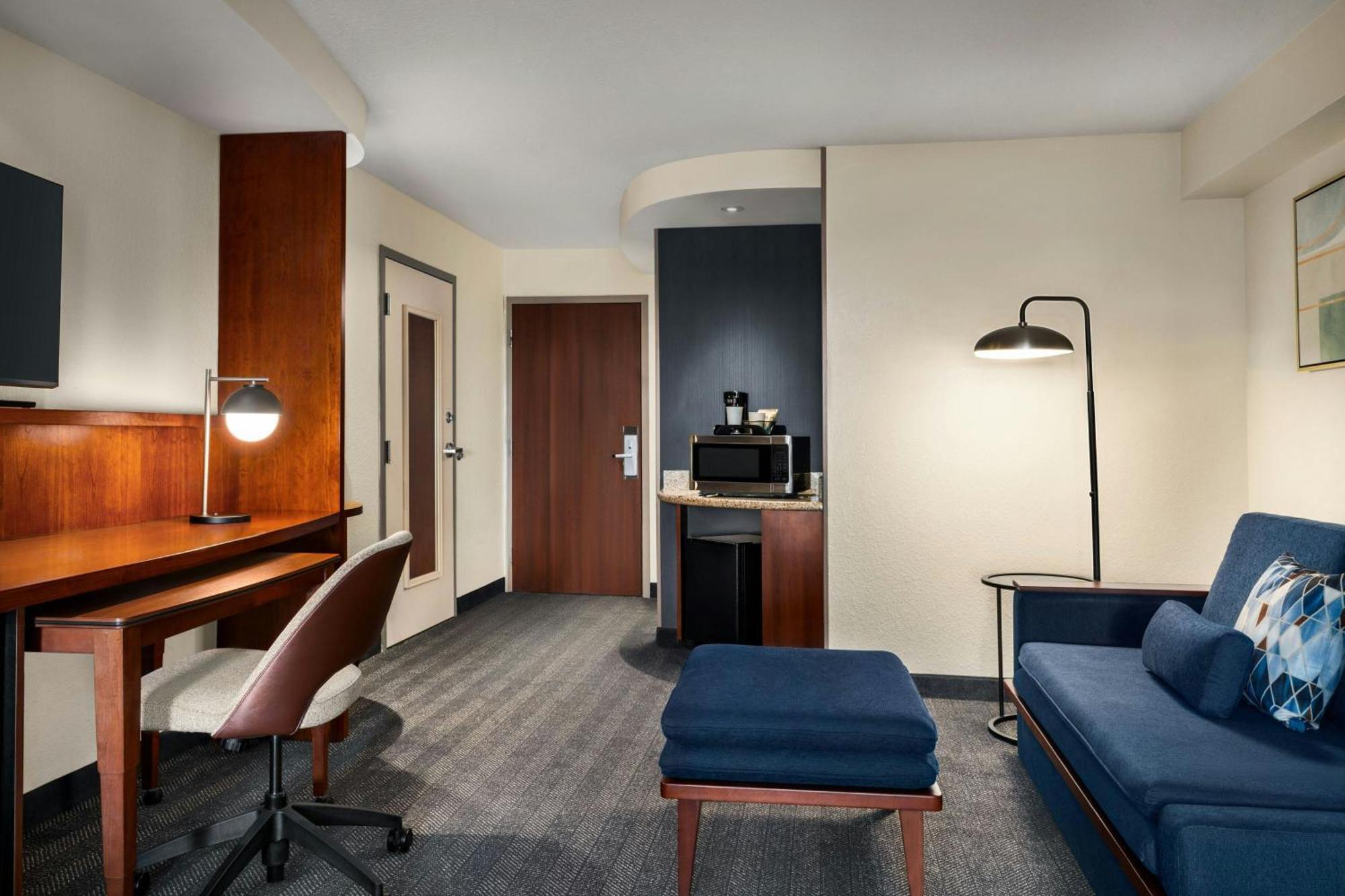 Отель Courtyard Mt. Holly Westampton Экстерьер фото