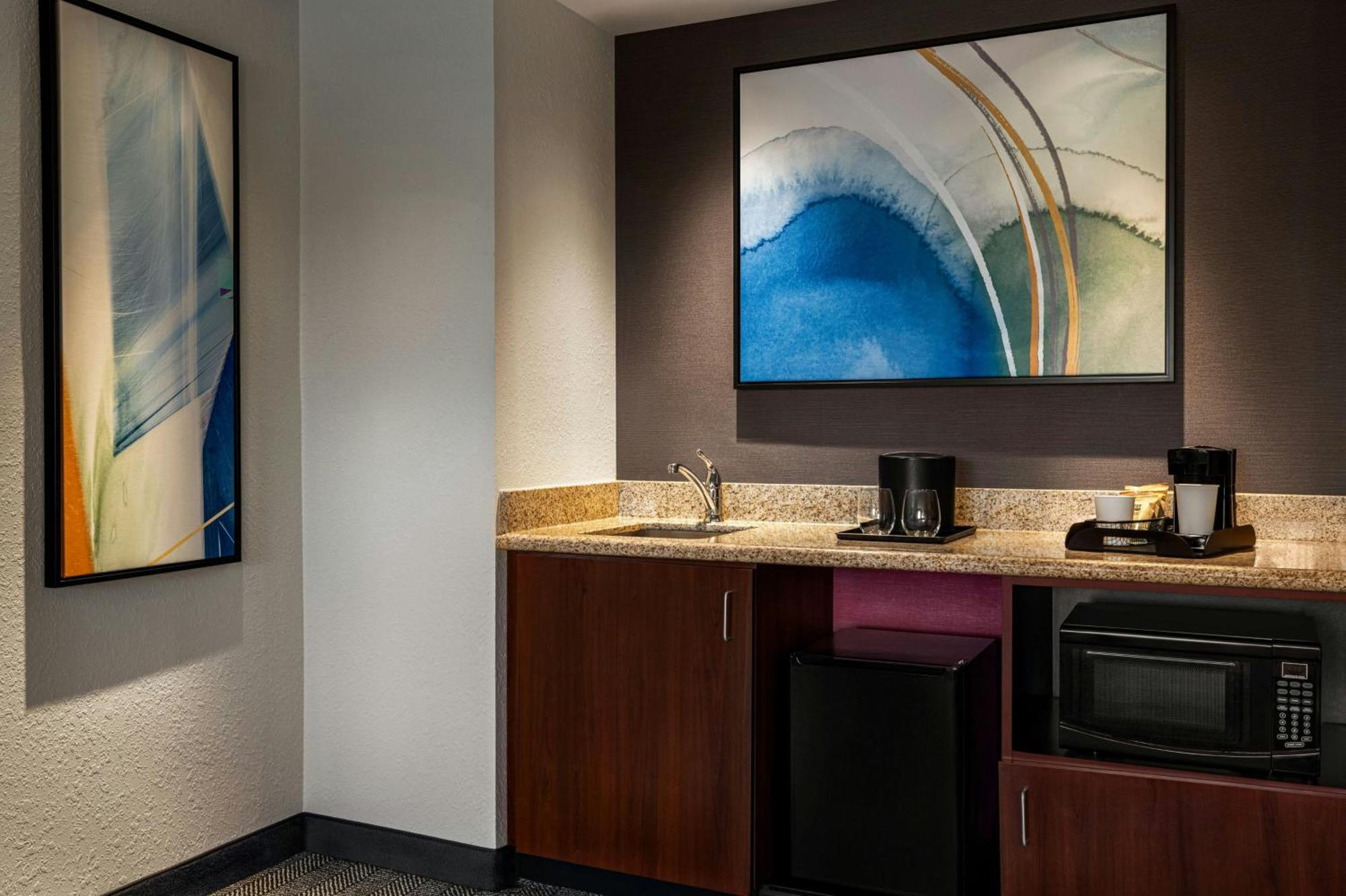 Отель Courtyard Mt. Holly Westampton Экстерьер фото